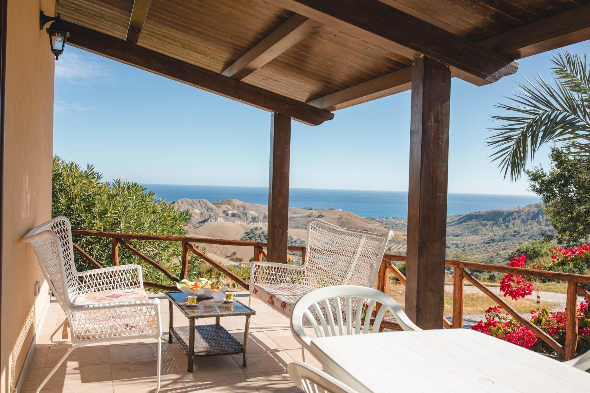 Calami - Villa Romeo - Private Apartments With Pool, Seaview & Olive Grove Santa Caterina Dello Ionio Marina Kültér fotó