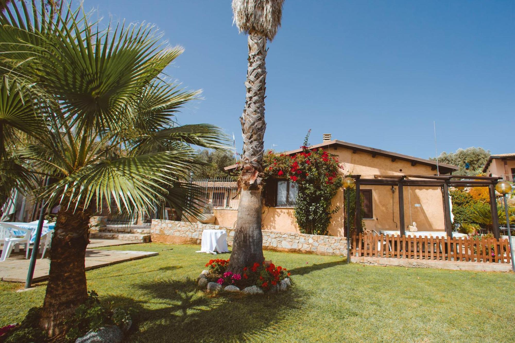 Calami - Villa Romeo - Private Apartments With Pool, Seaview & Olive Grove Santa Caterina Dello Ionio Marina Kültér fotó