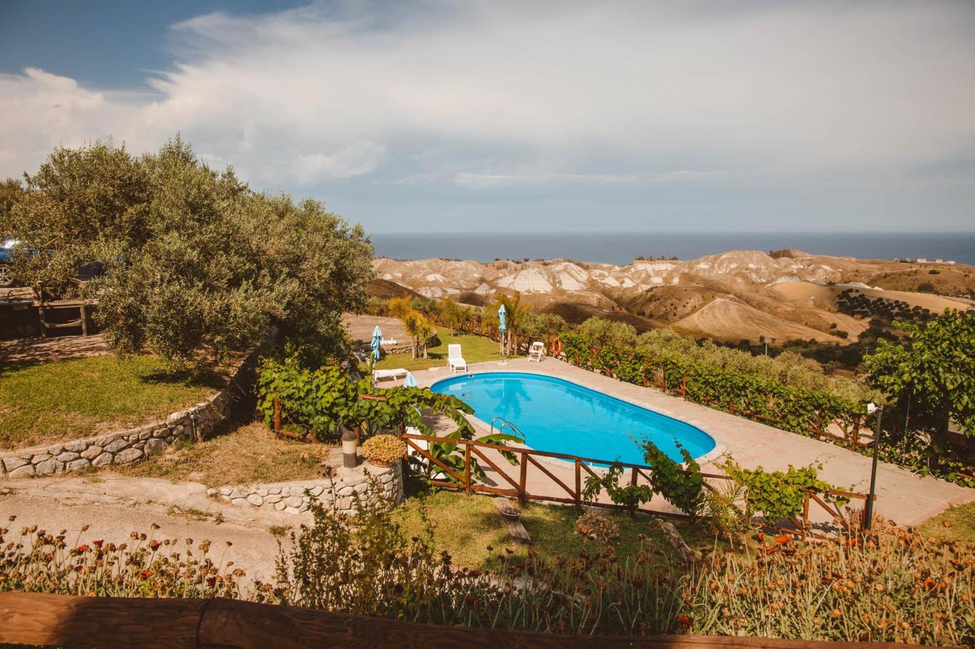 Calami - Villa Romeo - Private Apartments With Pool, Seaview & Olive Grove Santa Caterina Dello Ionio Marina Kültér fotó