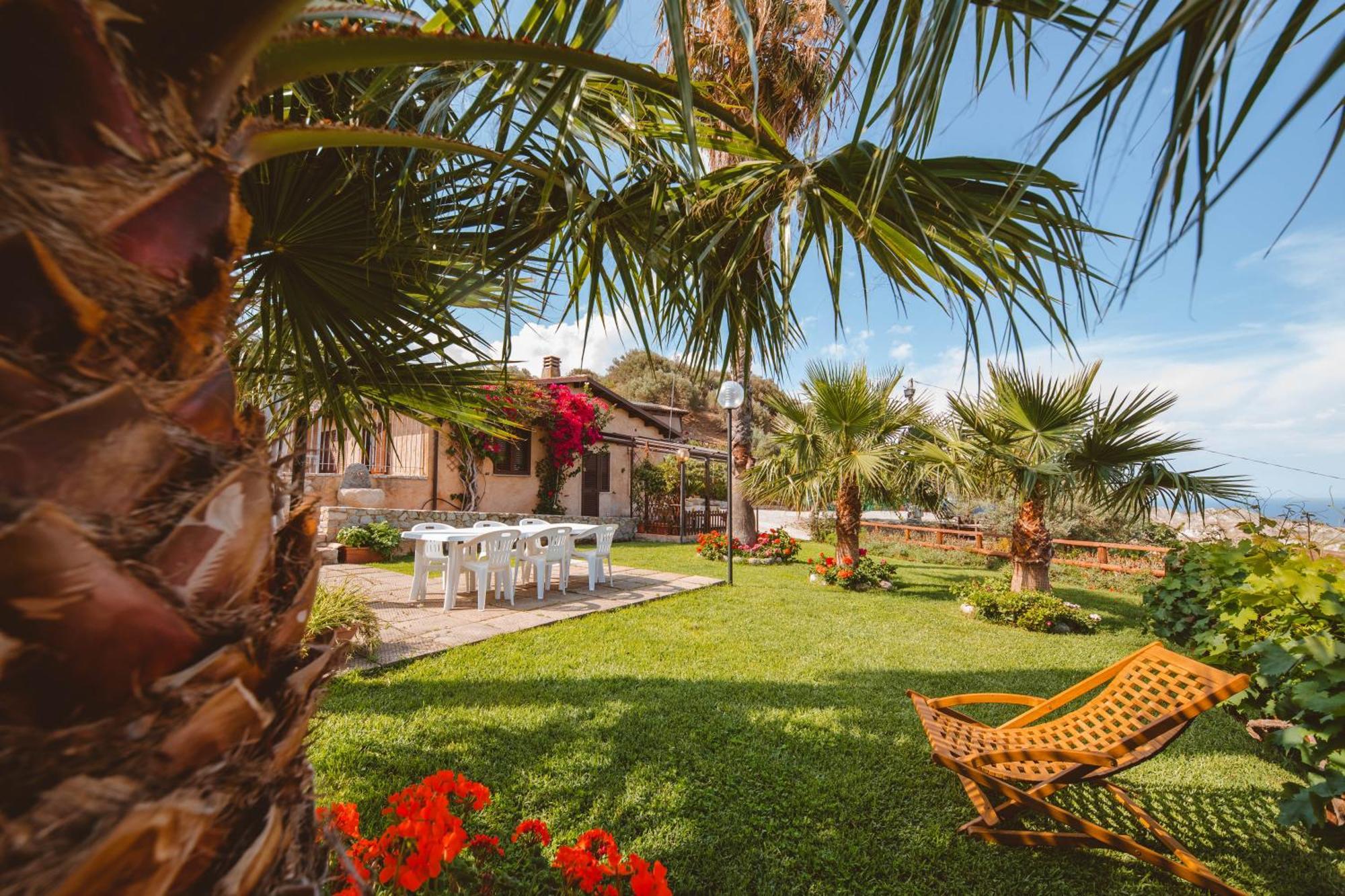 Calami - Villa Romeo - Private Apartments With Pool, Seaview & Olive Grove Santa Caterina Dello Ionio Marina Kültér fotó